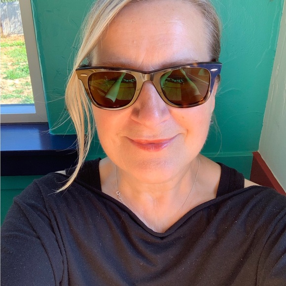 Meet your Posher, Viola - Picture 1 of 1